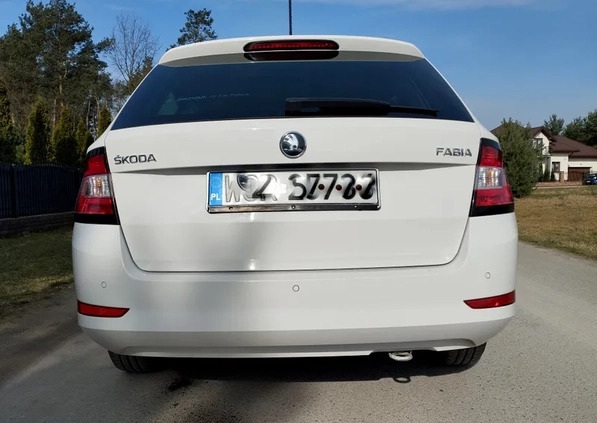 Skoda Fabia cena 23900 przebieg: 199000, rok produkcji 2019 z Oświęcim małe 154